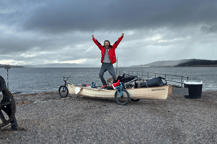 Ben Kilner pedaled the Wee Hen approximately 138 miles (222 km) across the width of Scotland and back, traveling on the water one way and on land the other