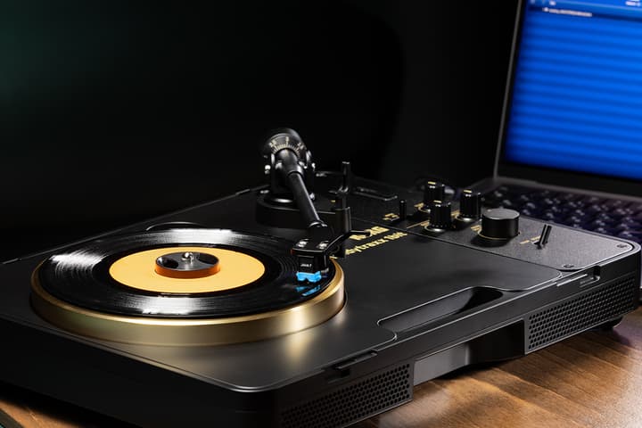 The Handytraxx 1bit portable turntable is designed for "superior sound quality anytime, anywhere" while also enabling high-resolution archiving