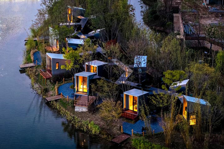 Elevated design ensures Cabin of Maze preserves the landscape while offering breathtaking views