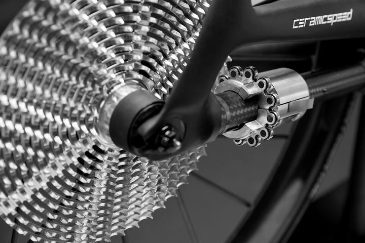 The CeramicSpeed DrivEn drivetrain utilizes a split-pinion master/slave system to shift gears