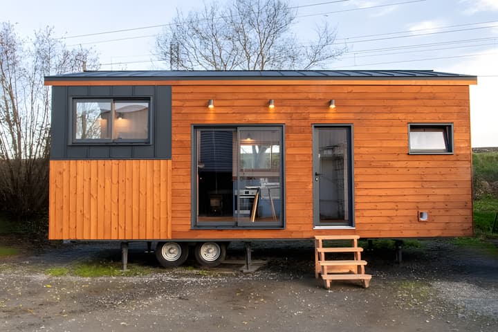 The Ivy Tiny House is a spacious towable home suitable for families and has a maximum length of 8 m (26 ft)