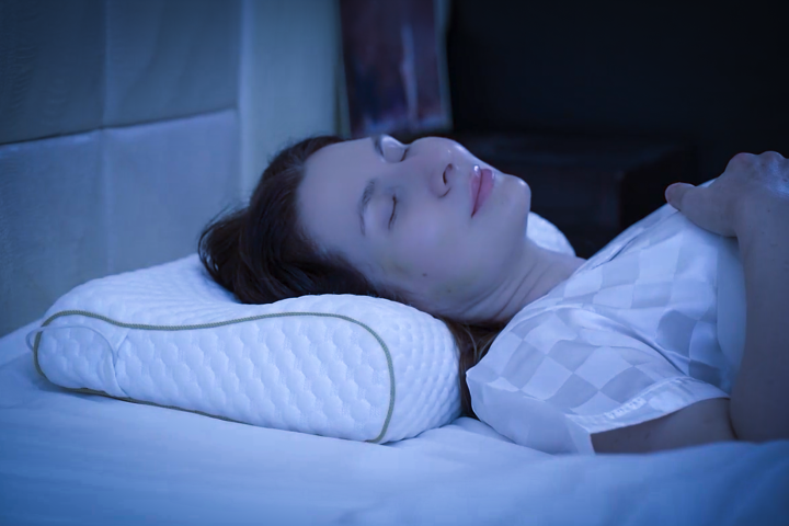 A pillow that can detect snoring, and do something about it