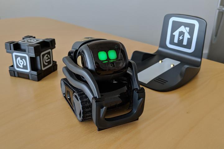 Anki's Vector is a home assistant/pet robot