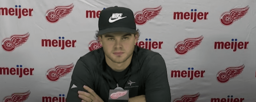 Alex DeBrincat, Red Wings